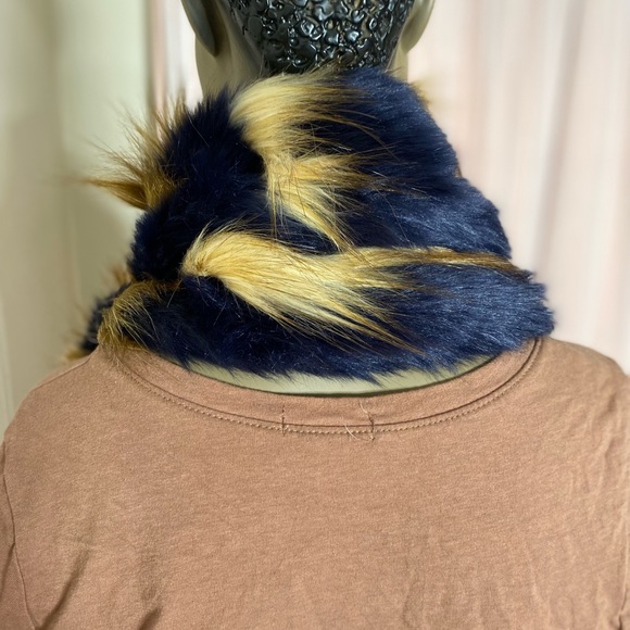 Heimish Scarf - Picture 5 of 6